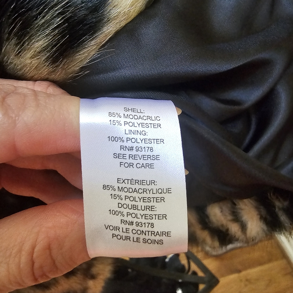 Tahari Leopard Print Faux Fur Teddy Jacket - Black & Tan - Picture 5 of 5